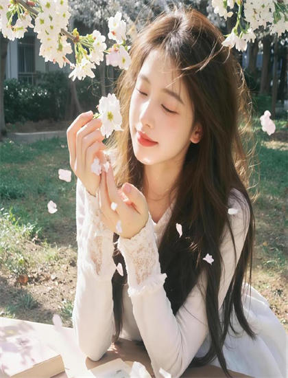 《女孩闺房》剪辑手法分析教科书式的：节奏把控与转场技巧探讨